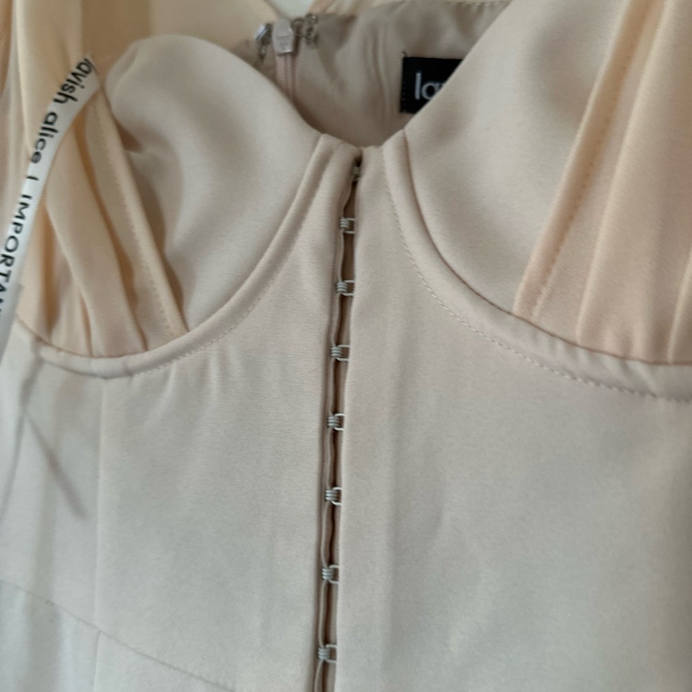 Lavish Alice Elegant Cream Puff Sleeve Dress - Picture 7 of 11